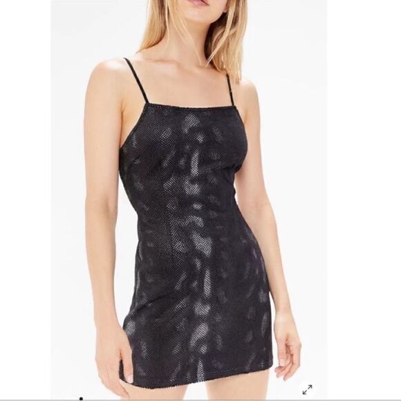 Urban Outfitters Textured Snake Printed Mini Dress - Picture 1 of 14